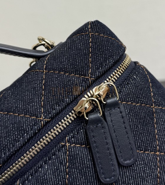 Ch**el 25C Denim Vanity Case Bag with Chain 17x19.5x5cm Master Quality
