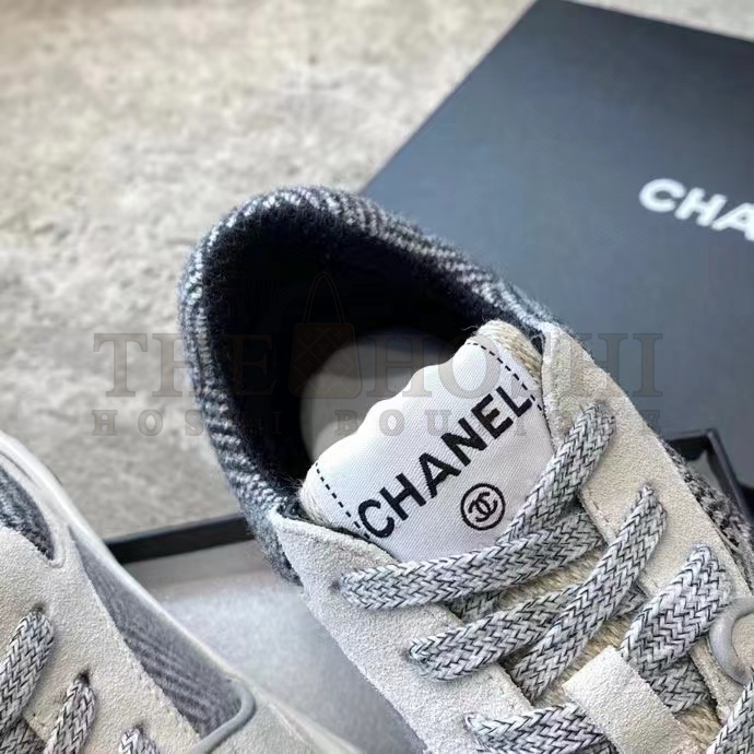 Ch**el Women CC Sneakers Fabric &amp; Suede Calfskin Ivory Light Gray &amp; White 1 Cm Heel Master Quality