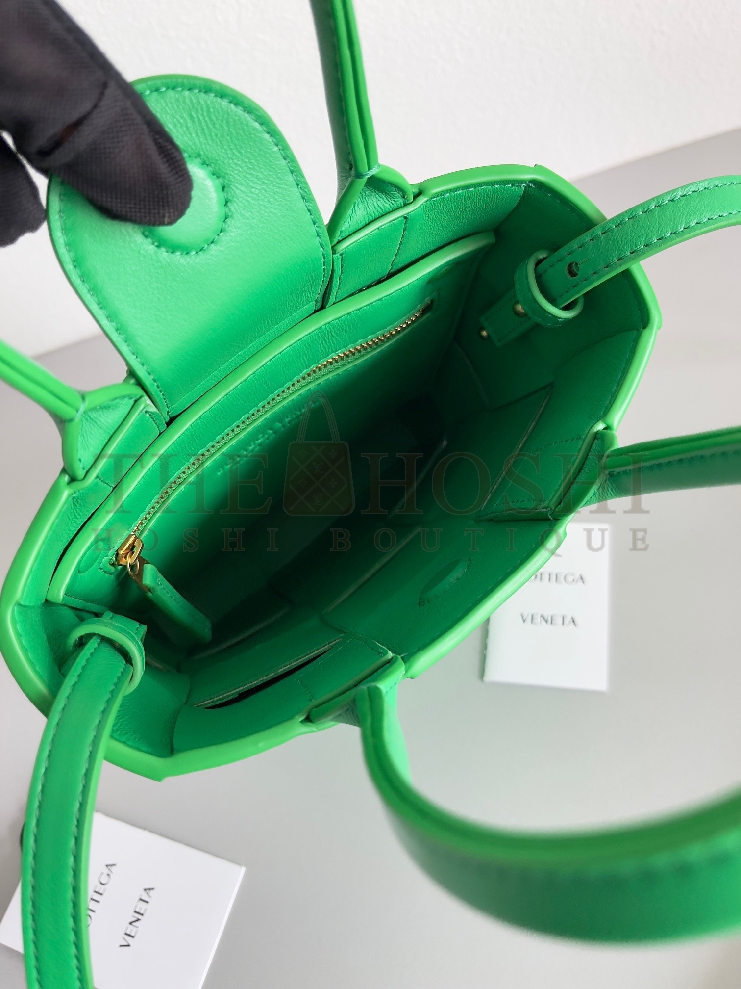 B0tt*ga Ven*ta Mini Cassette Tote Bag In Parakeet Lambskin Master Quality