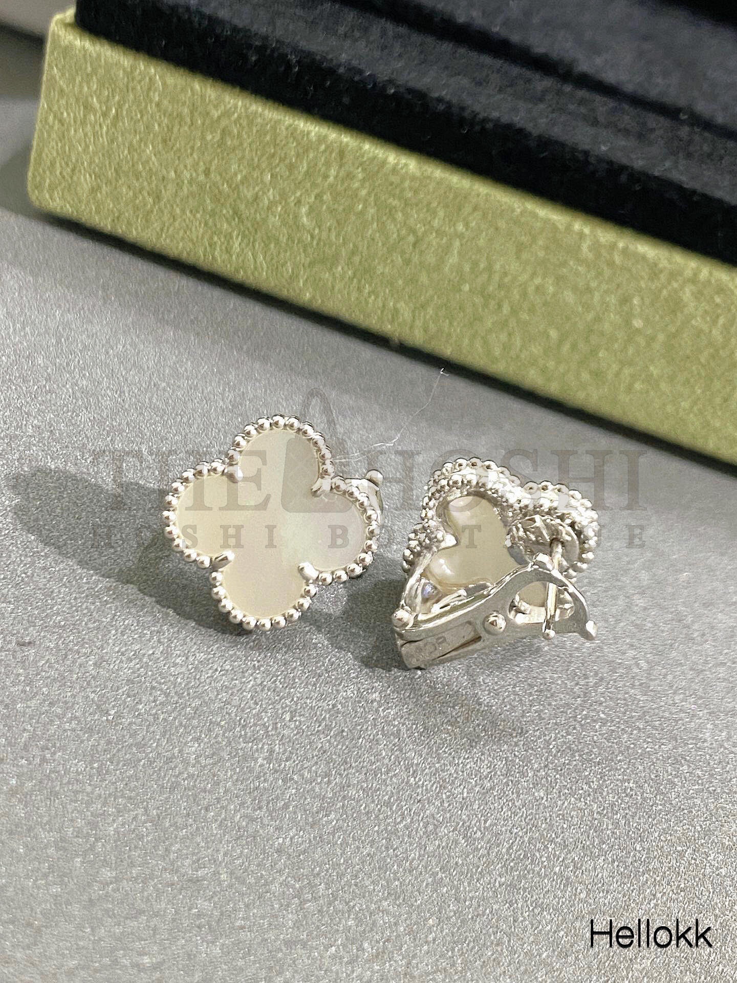 V*n Cl**f & Arpels V*n Cl**f 18K earring Master Quality