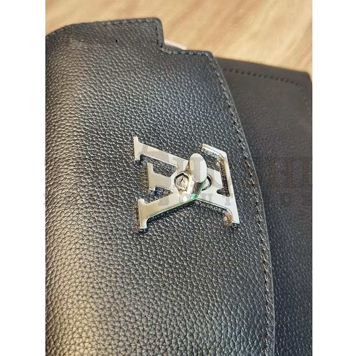 L0vis Vvtt0n LV Women Lockme Ever Mini Handbag Black Grained Calf Leather Master Quality