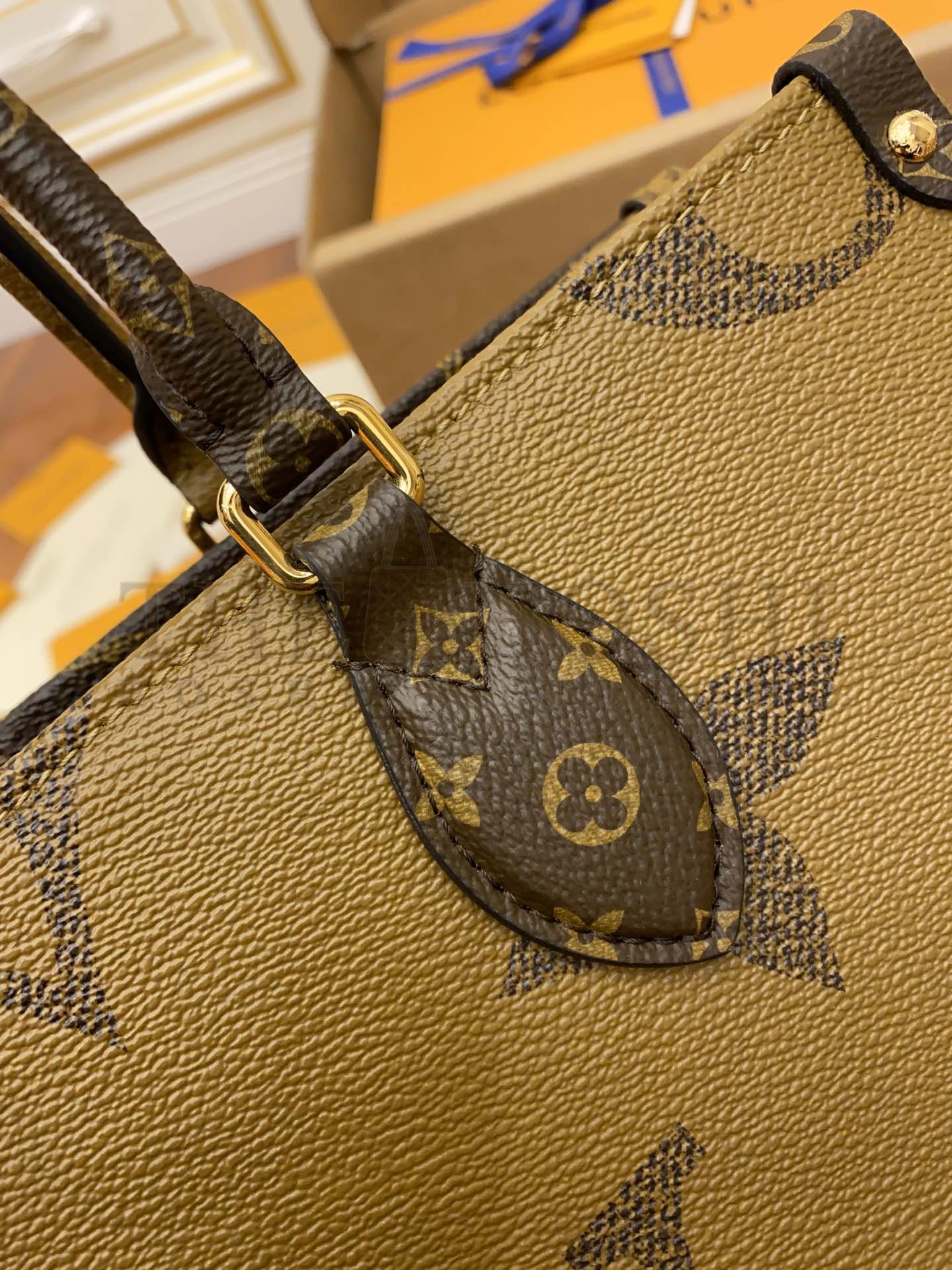 L0vis Vvtt0n Onthego Women  LV  Tote Bag in Monogram Giant Canvas-Brown Master Quality