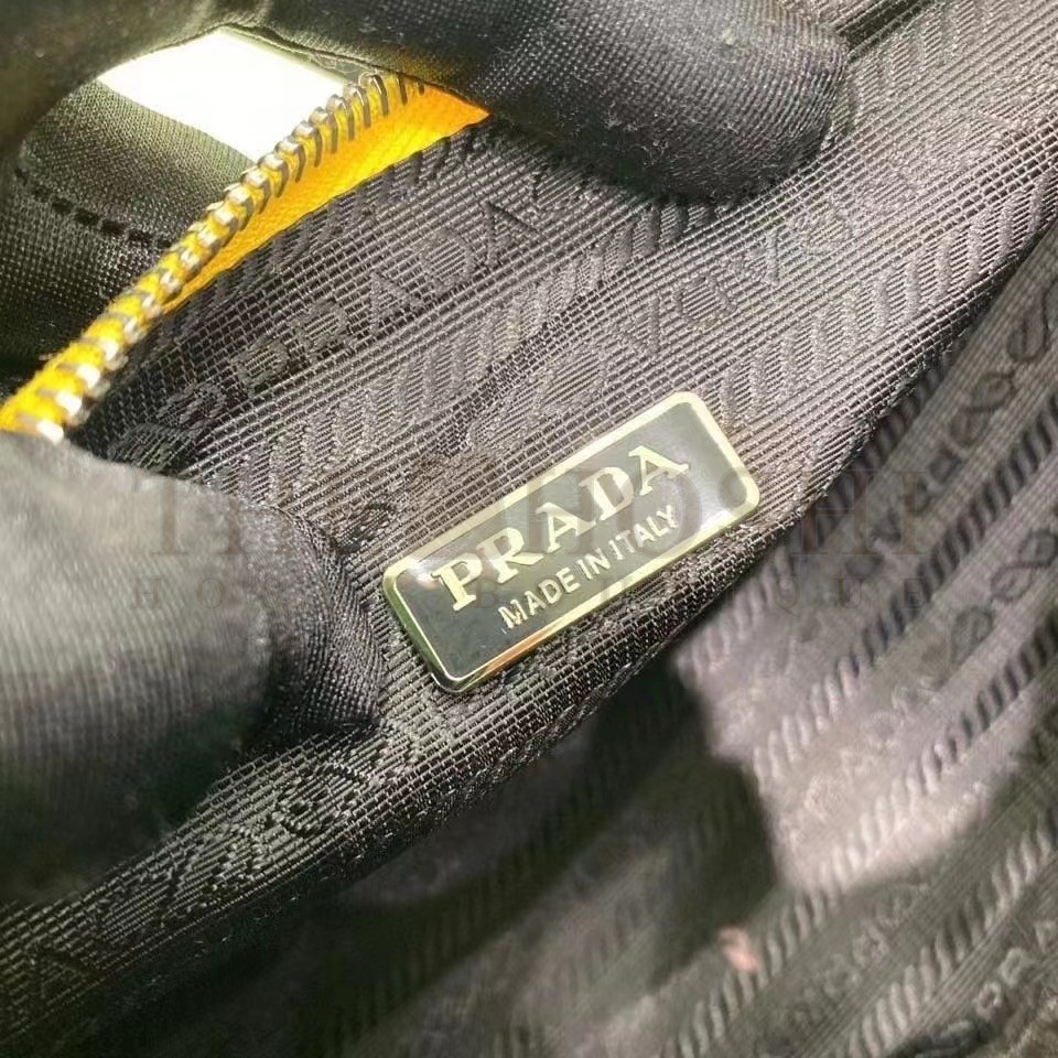 Pra*a Triangle Shoulder Bag In Yellow Leather Master Quality