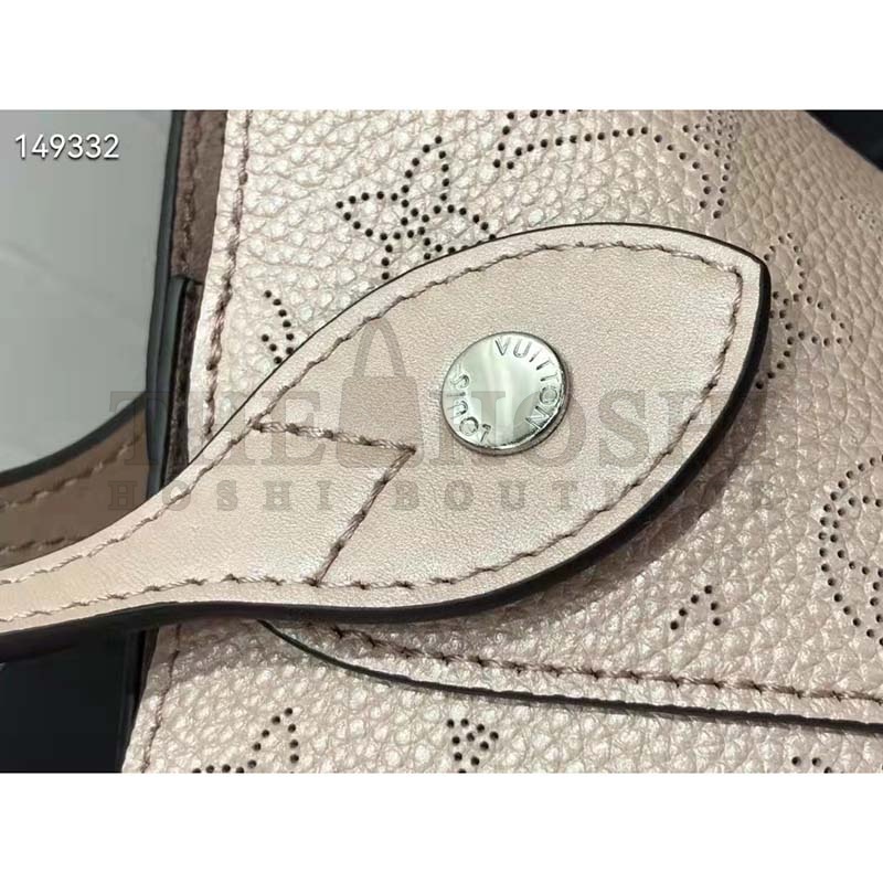 L0vis Vvtt0n LV Women Hina PM Bucket Bag Crème Beige Mahina Perforated Calf Master Quality