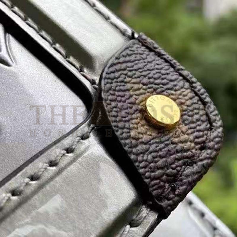 L0vis Vvtt0n LV Women LV Wynwood Chain Bag Taupe Monogram Canvas Vernis Leather Master Quality