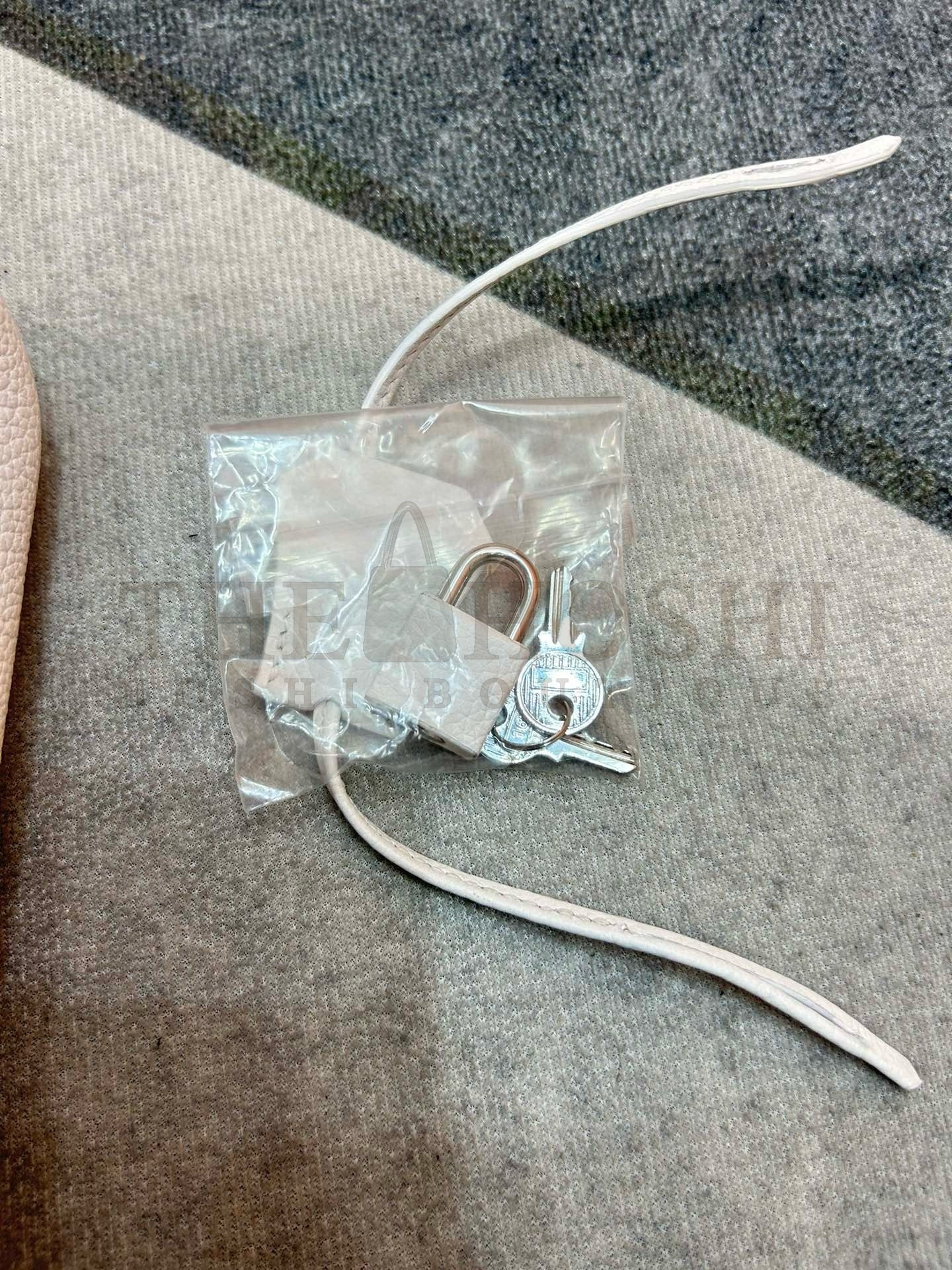 H**me5 Birkin 35 Retourne Handmade Bag In White Clemence Leather Master Quality