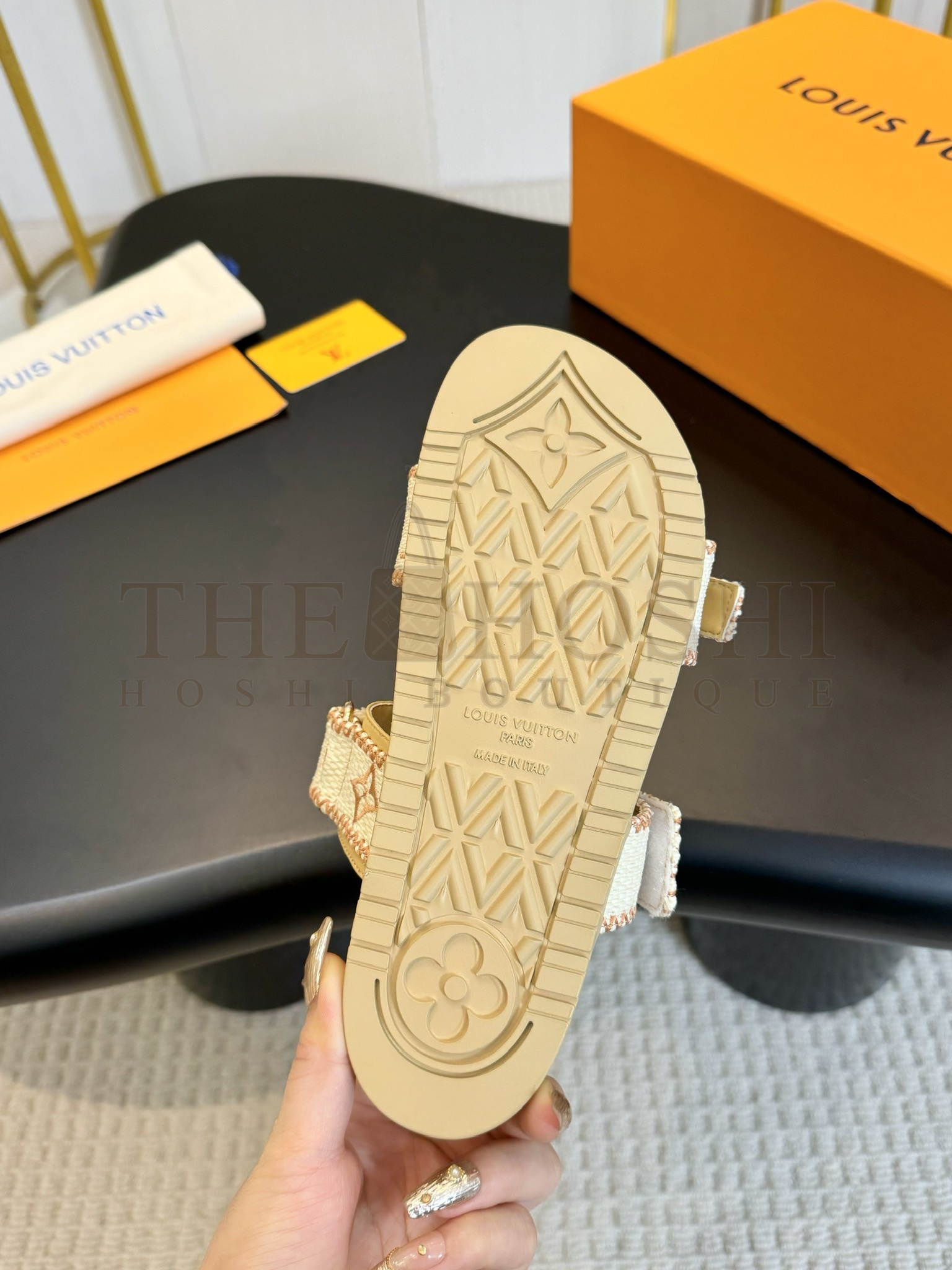 LV slippers sandals Master Quality