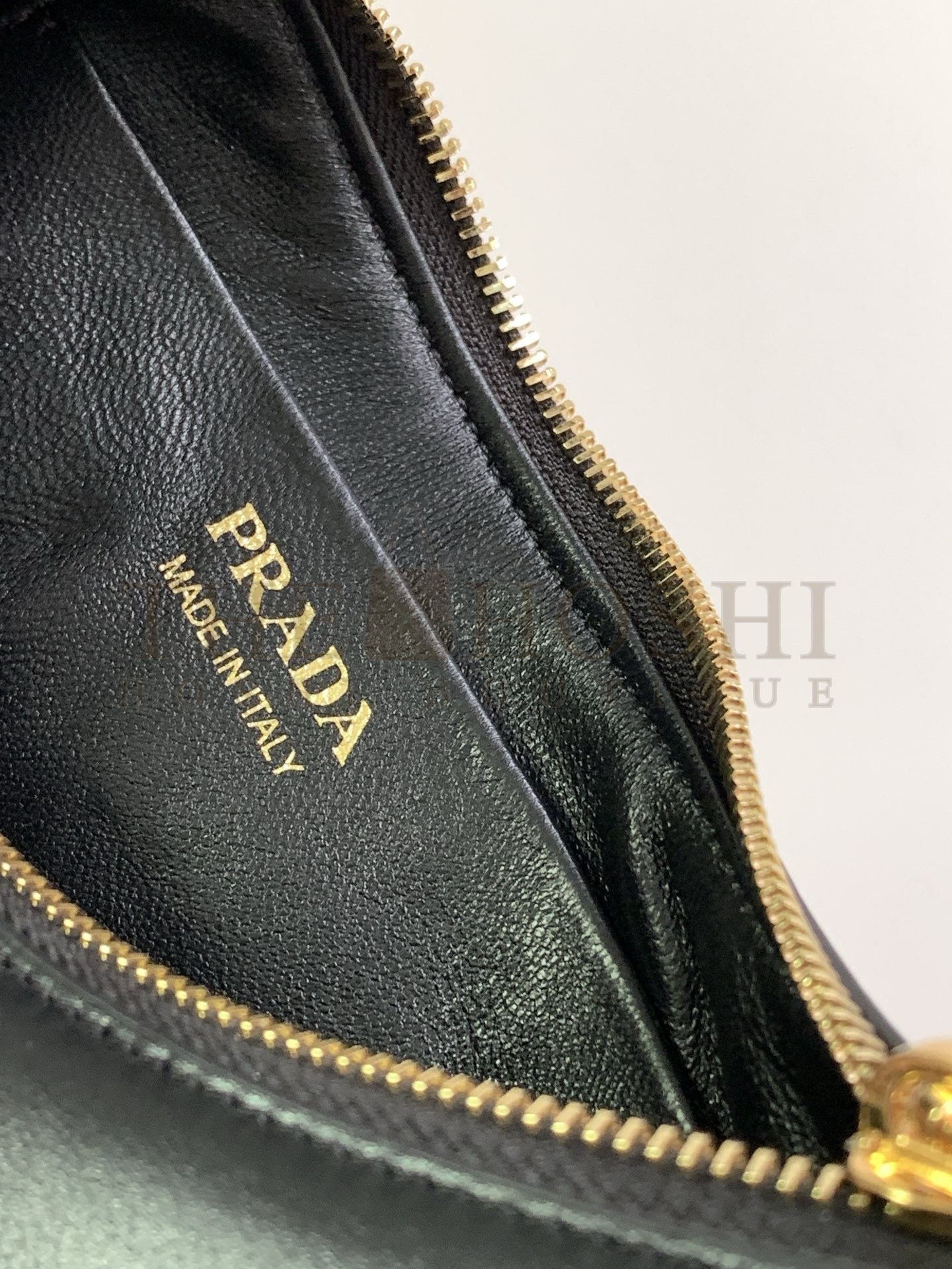 Pra*a Arque Shoulder Bag in Black Leather Master Quality