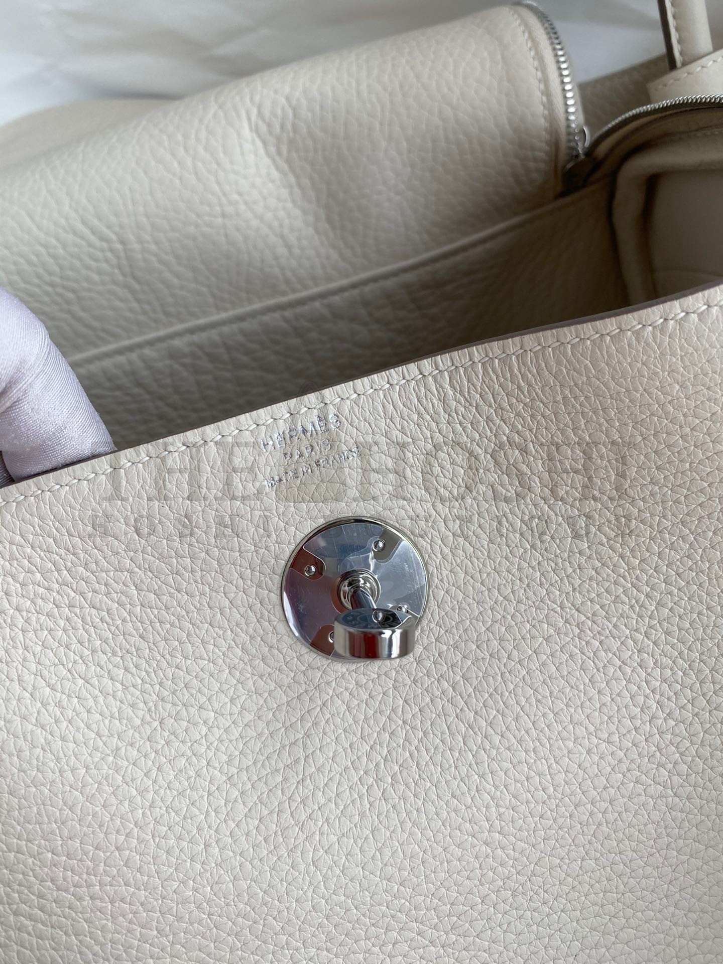 H**me5 Lindy 26 Handmade Bag In Craie Clemence Leather Master Quality