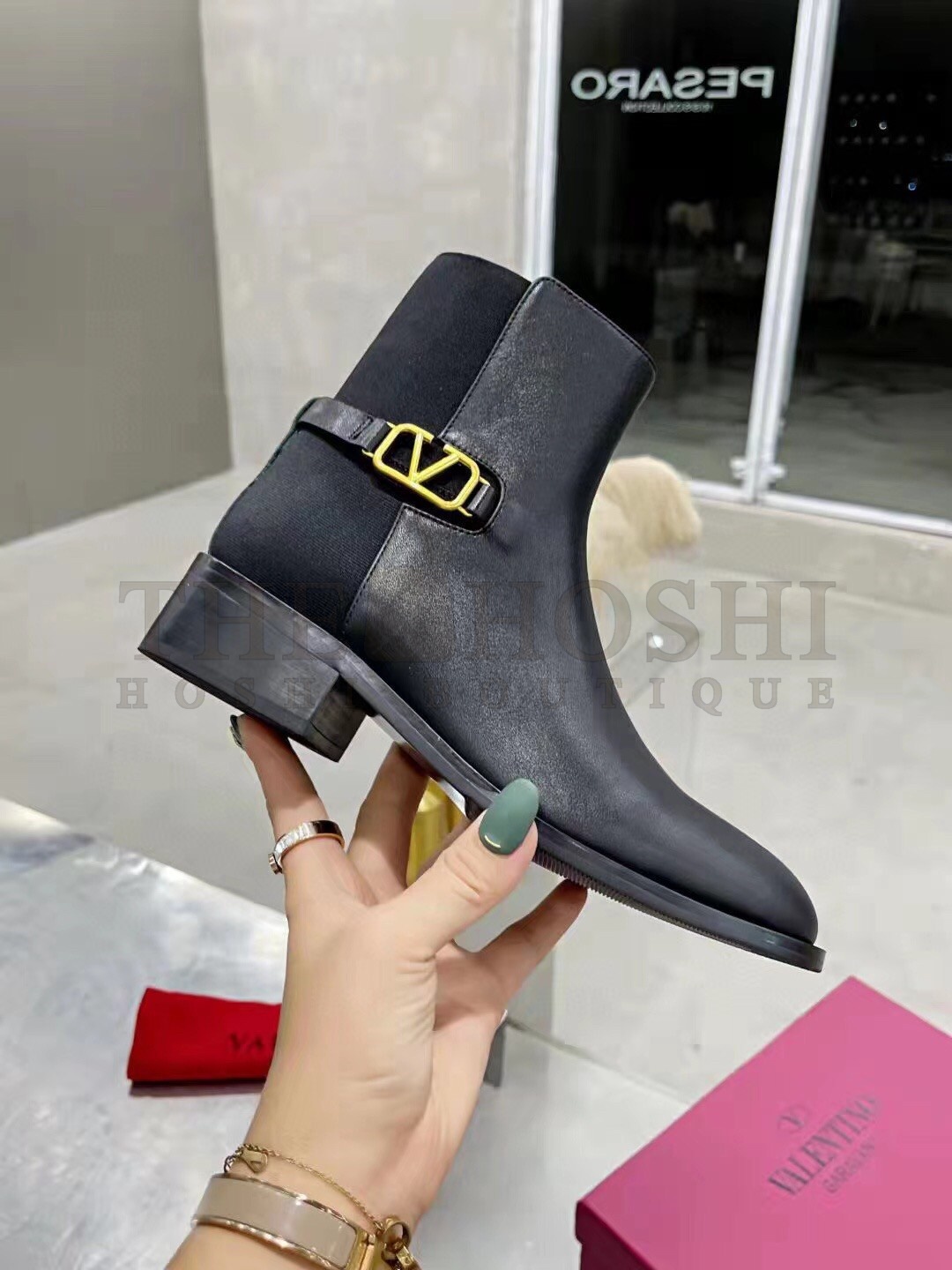 Va1e*ntin0 VLogo Signature Ankle Boots In Black Leather Master Quality