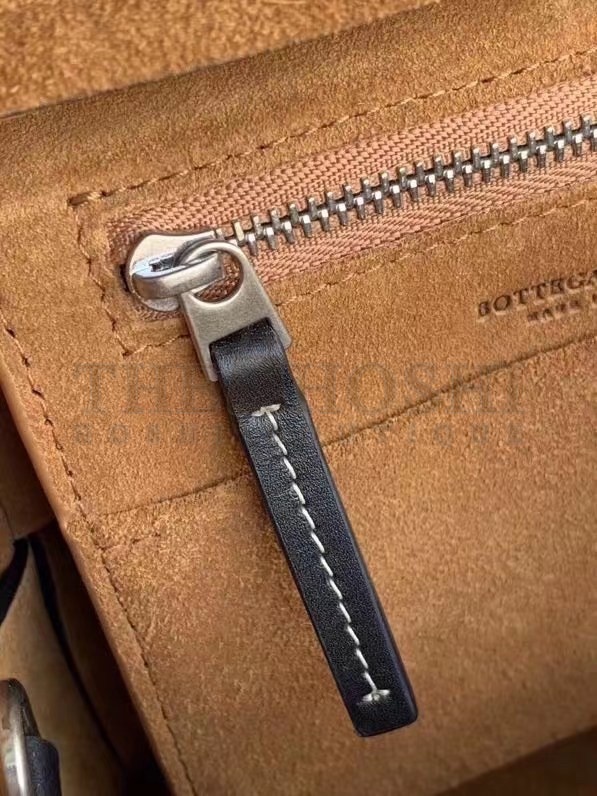 B0tt*ga Ven*ta Mini Arco Bag In Black Intrecciato Calfskin Master Quality