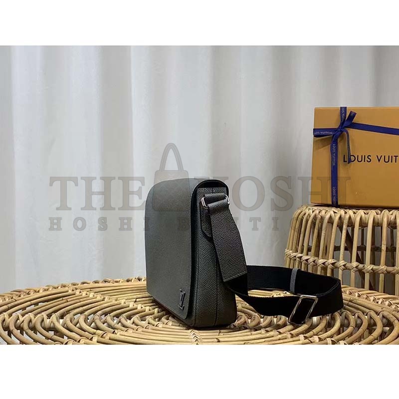 L0vis Vvtt0n LV Men District PM Bag Glacier Taiga Cowhide Leather Master Quality