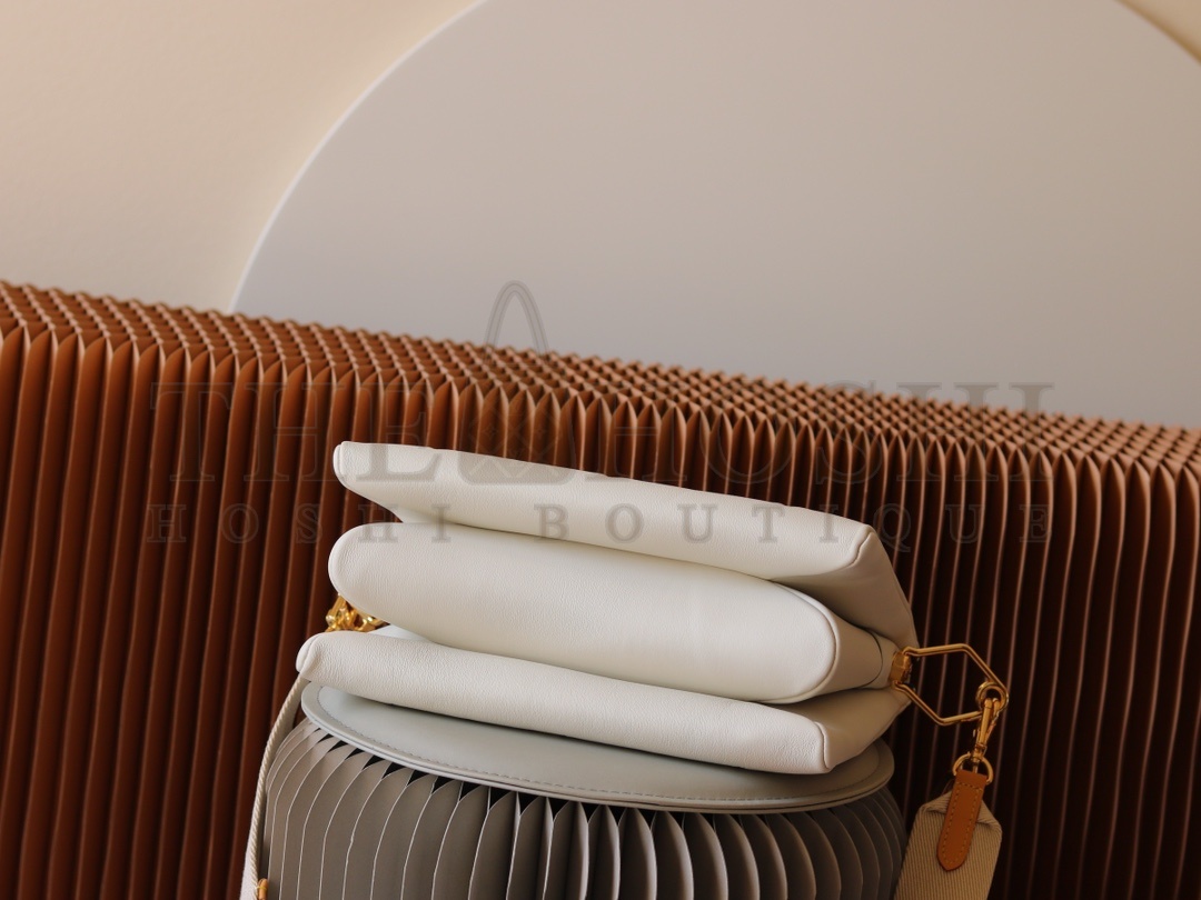 L0vis Vvtt0n LV Women Coussin PM Handbag Cream Monogram-Embossed Puffy Lambskin Calfskin Master Quality