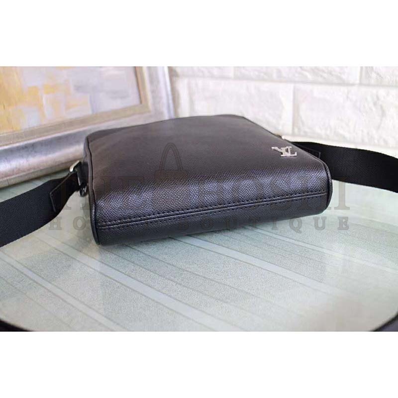 L0vis Vvtt0n LV Men Alex Messenger BB Taiga Cowhide Leather Master Quality