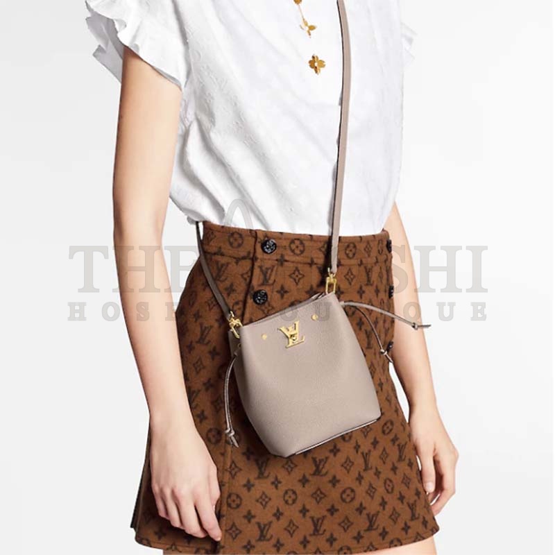 L0vis Vvtt0n LV Women Nano Lockme Bucket Bag Greige Beige Grained Calf Master Quality