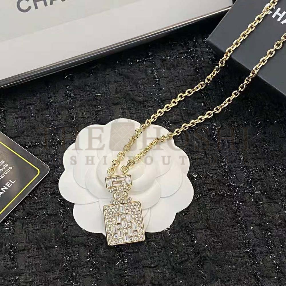 Ch**el Women Long Pendant Necklace in Metal and Strass Master Quality