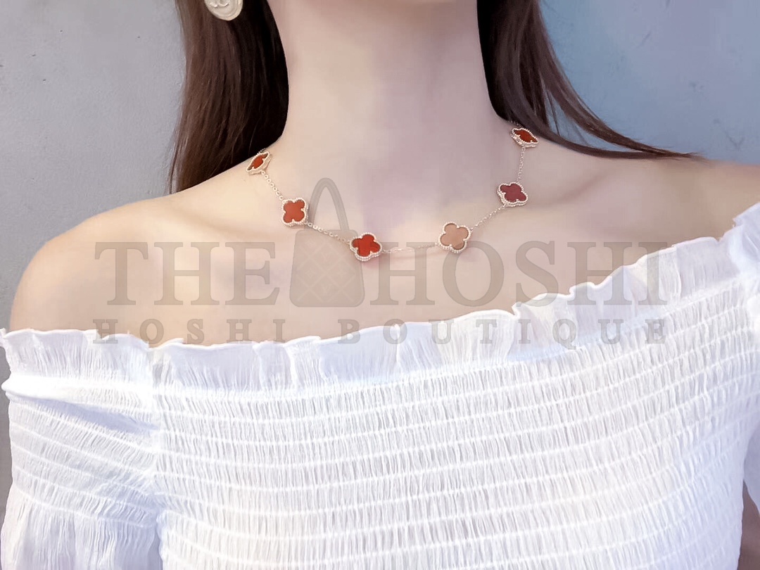V*n Cl**f 10 motifs Necklace Replica Master Quality