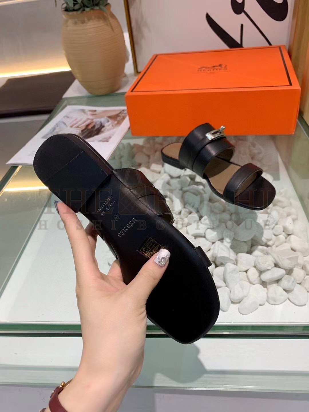 H**me5 Avenue Sandals In Black Calfskin Master Quality