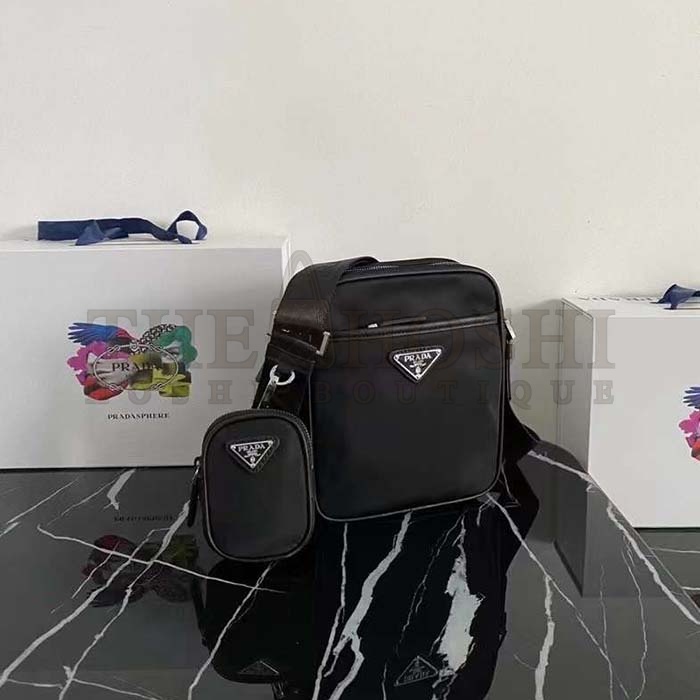 Pra*a Unisex Re-Nylon Saffiano Shoulder Bag Black Zipper Closure Fabric Leather Master Quality