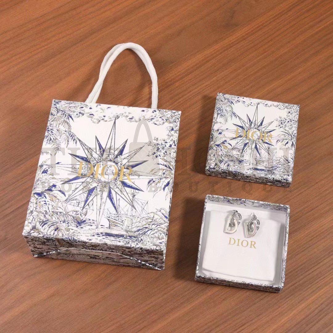 D10r Women CD Lock Earrings Silver-Finish Metal Silver-Tone Crystals Master Quality