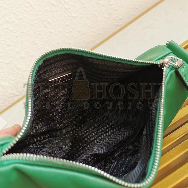 Pra*a Triangle Shoulder Bag In Green Leather Master Quality