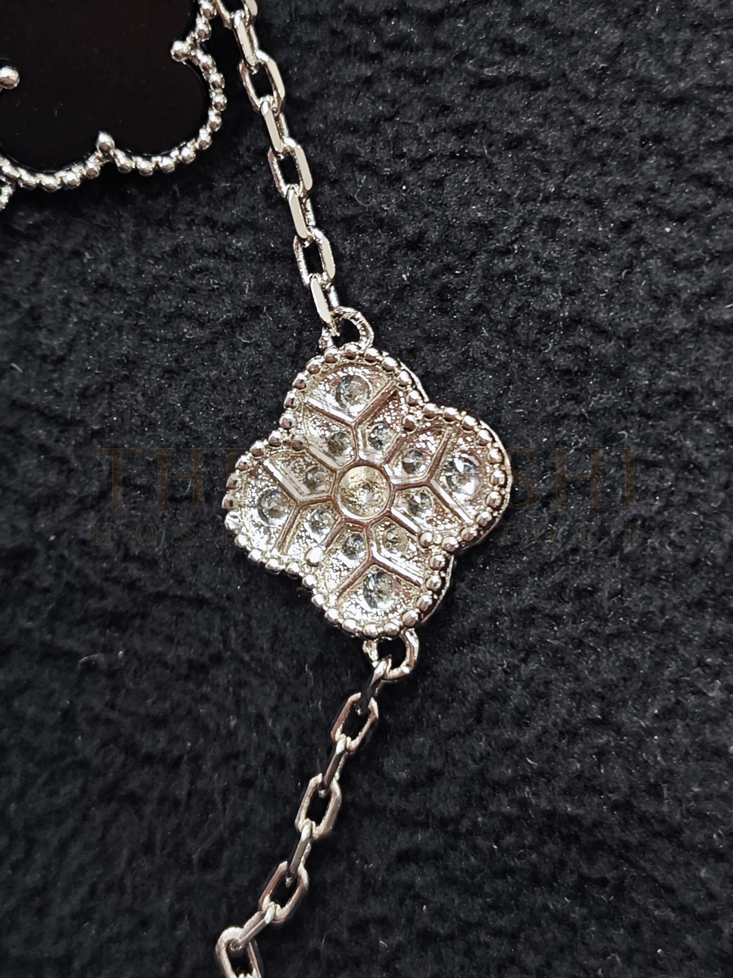 V*n Cl**f & Arpels Clover Bracelet, Vintage Alhambra bracelet, 5 motifs Master Quality