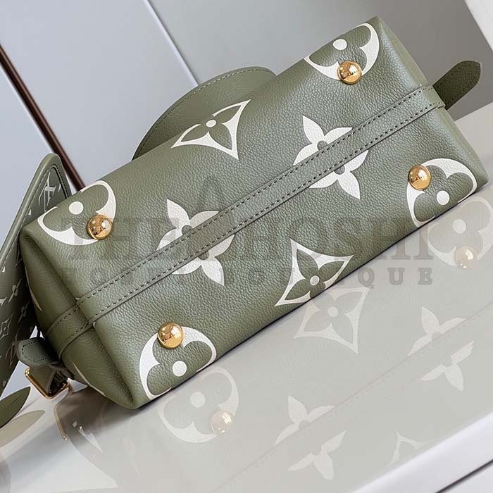 L0vis Vvtt0n LV Women CarryAll PM Bag Light Khaki Cream Monogram Empreinte Embossed Grained Cowhide Leather Master Quality