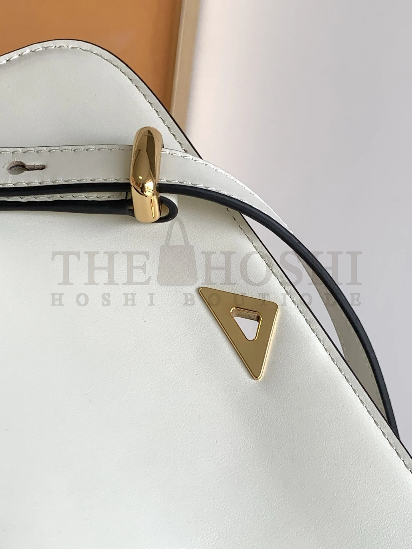 Pra*a Shoulder Bag in White Smooth Calfskin Master Quality