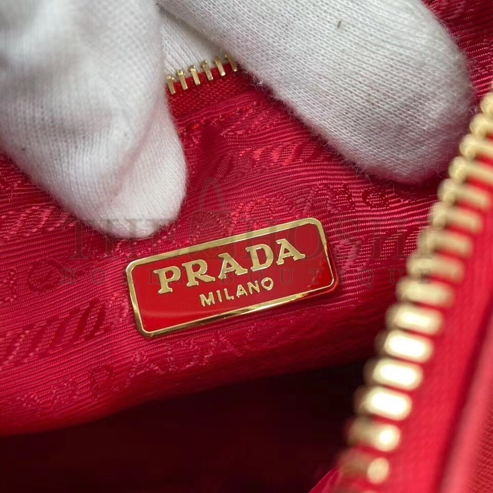 Pra*a Re-Edition 2005 Shoulder Bag In Red Saffiano Leather Master Quality