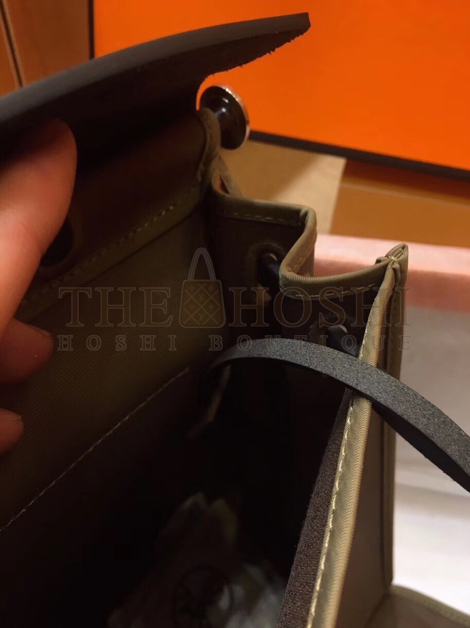 H**me5 Herbag Zip 31cm Bag In Black And Taupe Master Quality