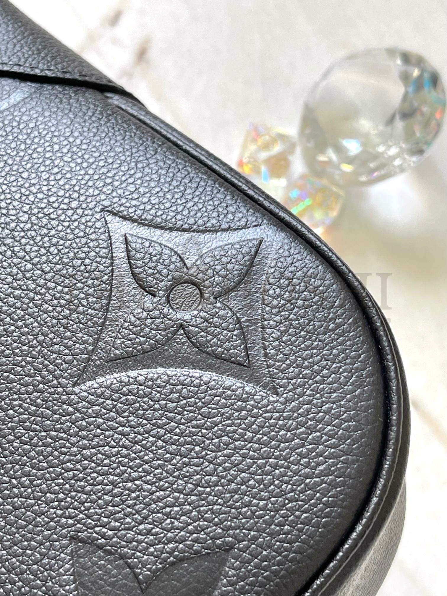 L0vis Vvtt0n LV Women Bagatelle Black Handbag Monogram Empreinte Embossed Grained Cowhide M46002 Master Quality