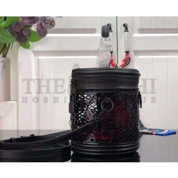 L0vis Vvtt0n LV Women Cannes Handbag Black Patent Calfskin Cowhide Leather Master Quality