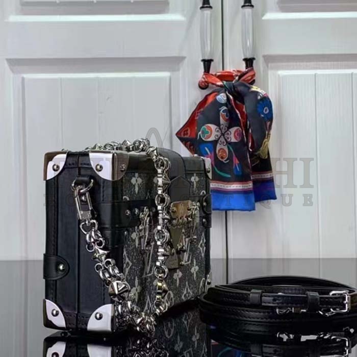 L0vis Vvtt0n LV Women Petite Malle Handbag Gray Denim Textile Jacquard Master Quality