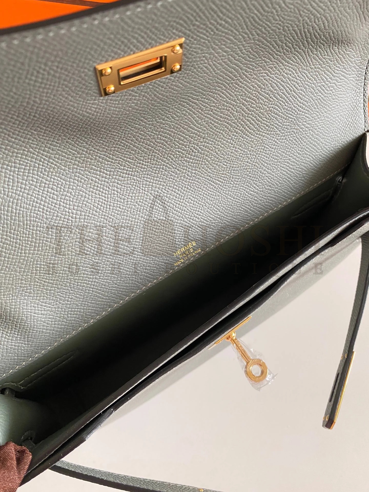 H**me5 Kelly Depeches 25 Pouch in Vert Amande Epsom Calfskin Master Quality