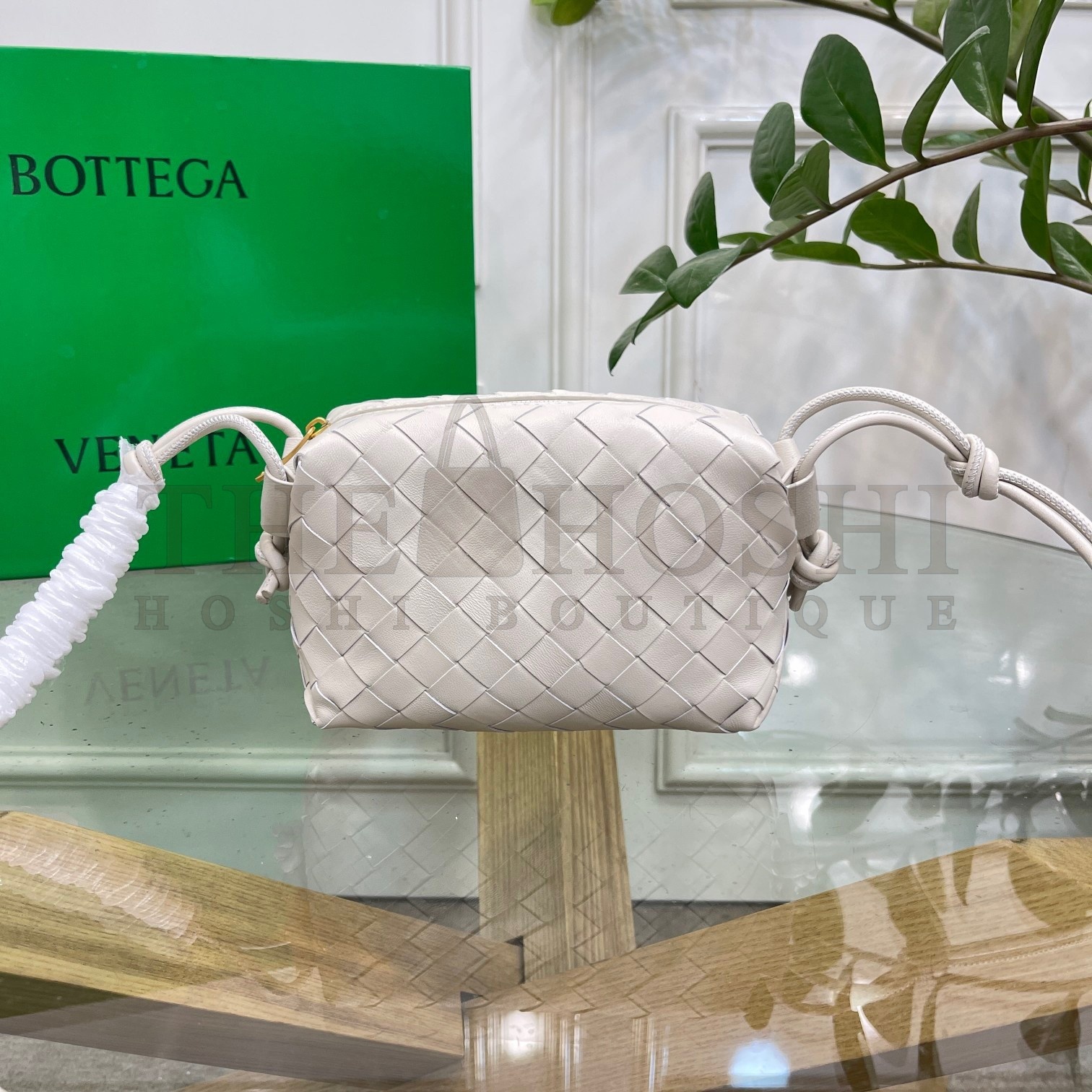 B0tt*ga Ven*ta Loop Mini Bag In White Intrecciato Lambskin Master Quality
