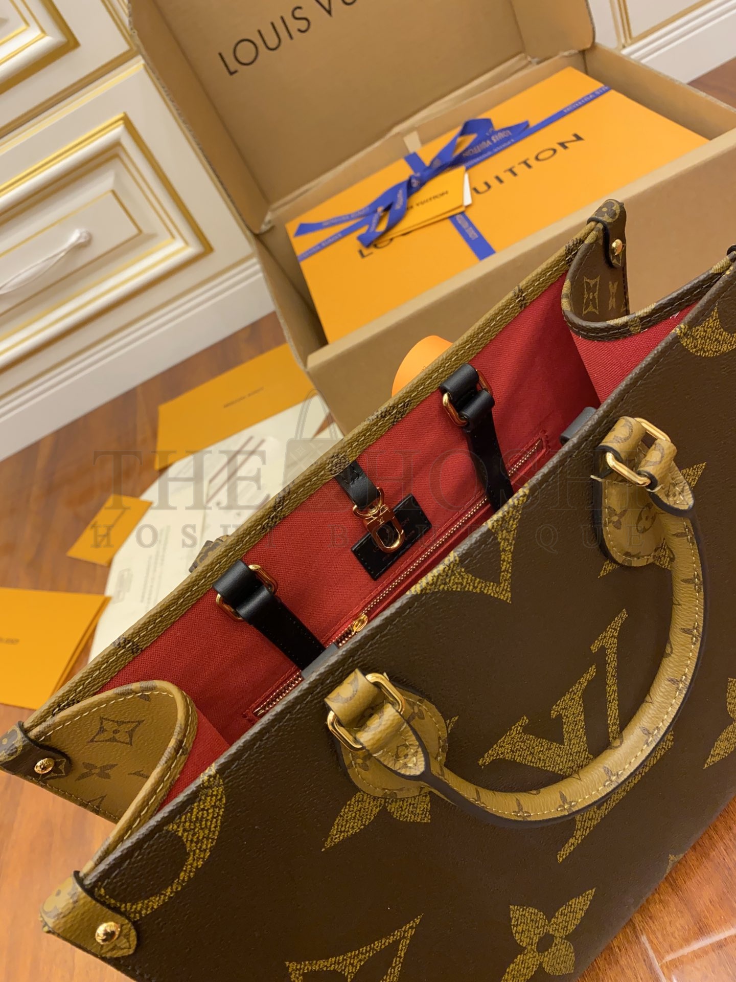 L0vis Vvtt0n Onthego Women  LV  Tote Bag in Monogram Giant Canvas-Brown Master Quality