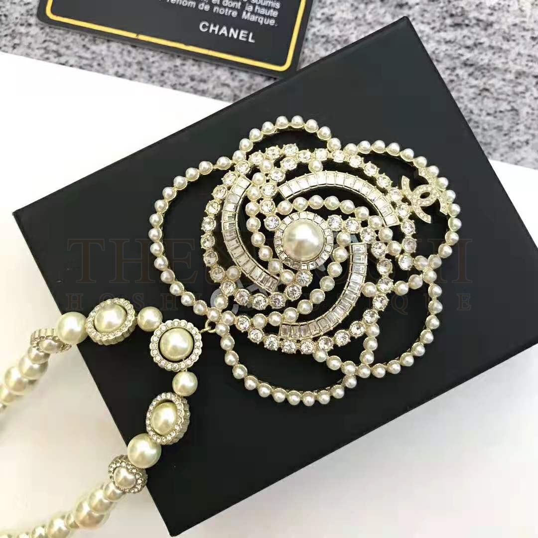 Ch**el Women Necklace in Metal Glass Pearls &amp; Diamantés-White Master Quality