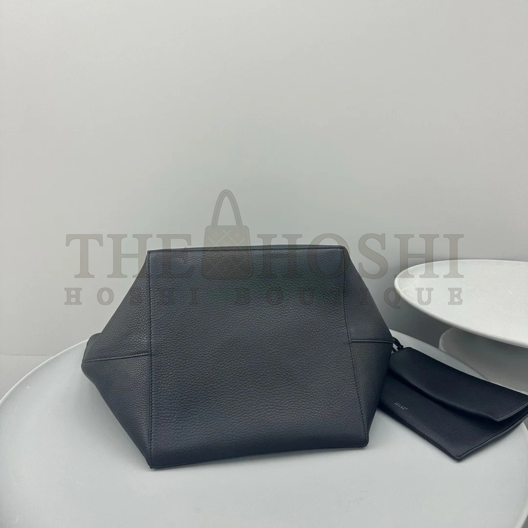 The R0w Medium Park Tote in Black Grained Leather Master Quality