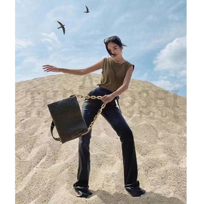 L0vis Vvtt0n LV Women Coussin MM Handbag Black Monogram Embossed Puffy Lambskin Master Quality