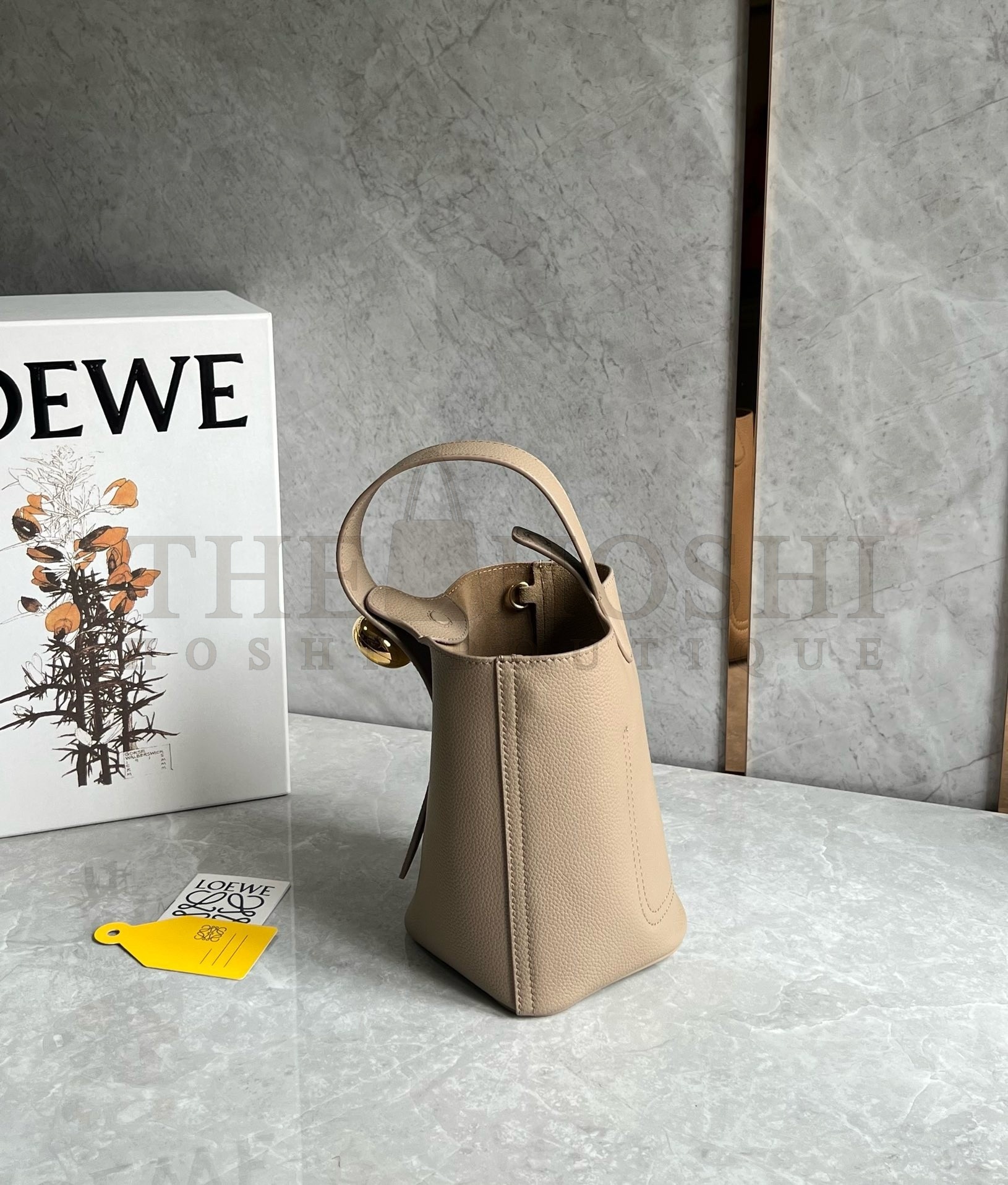 L0ew* Mini Pebble Bucket Bag in Sand Grained Leather Master Quality