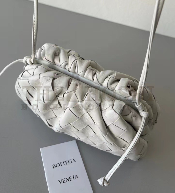 B0tt*ga Ven*ta Mini Pouch In White Intrecciato Lambskin Master Quality