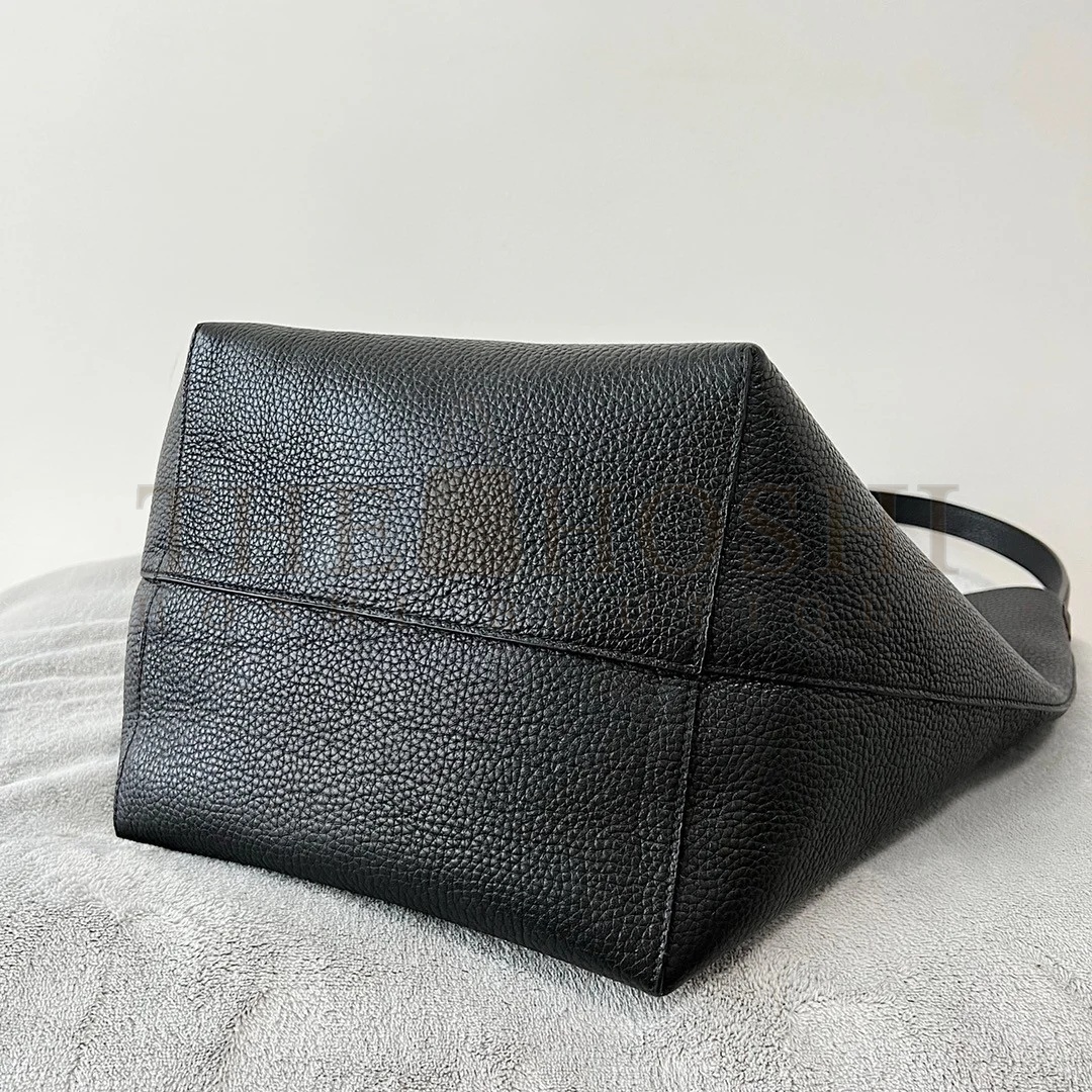 The R0w Large N/S Park Tote in Black Grained Leather Master Quality