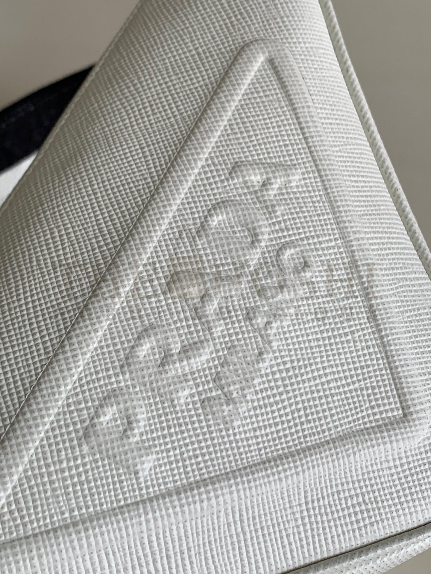 Pra*a Triangle Shoulder Bag In White Saffiano Leather Master Quality