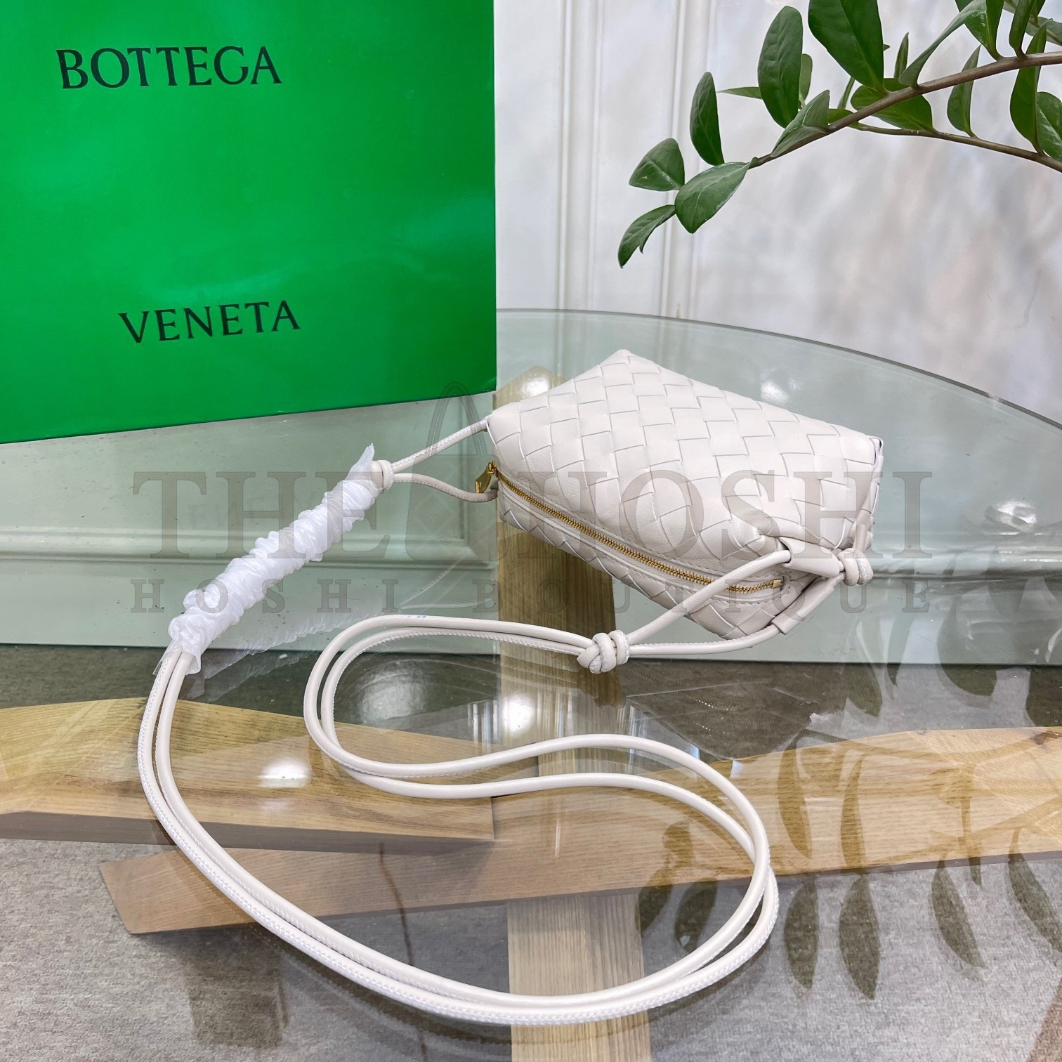 B0tt*ga Ven*ta Loop Mini Bag In White Intrecciato Lambskin Master Quality