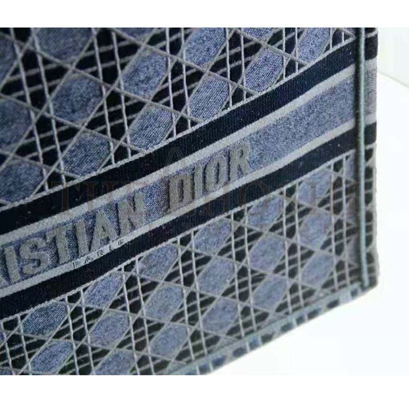 D10r Women D10r Book Tote Blue Cannage Embroidered Velvet Master Quality