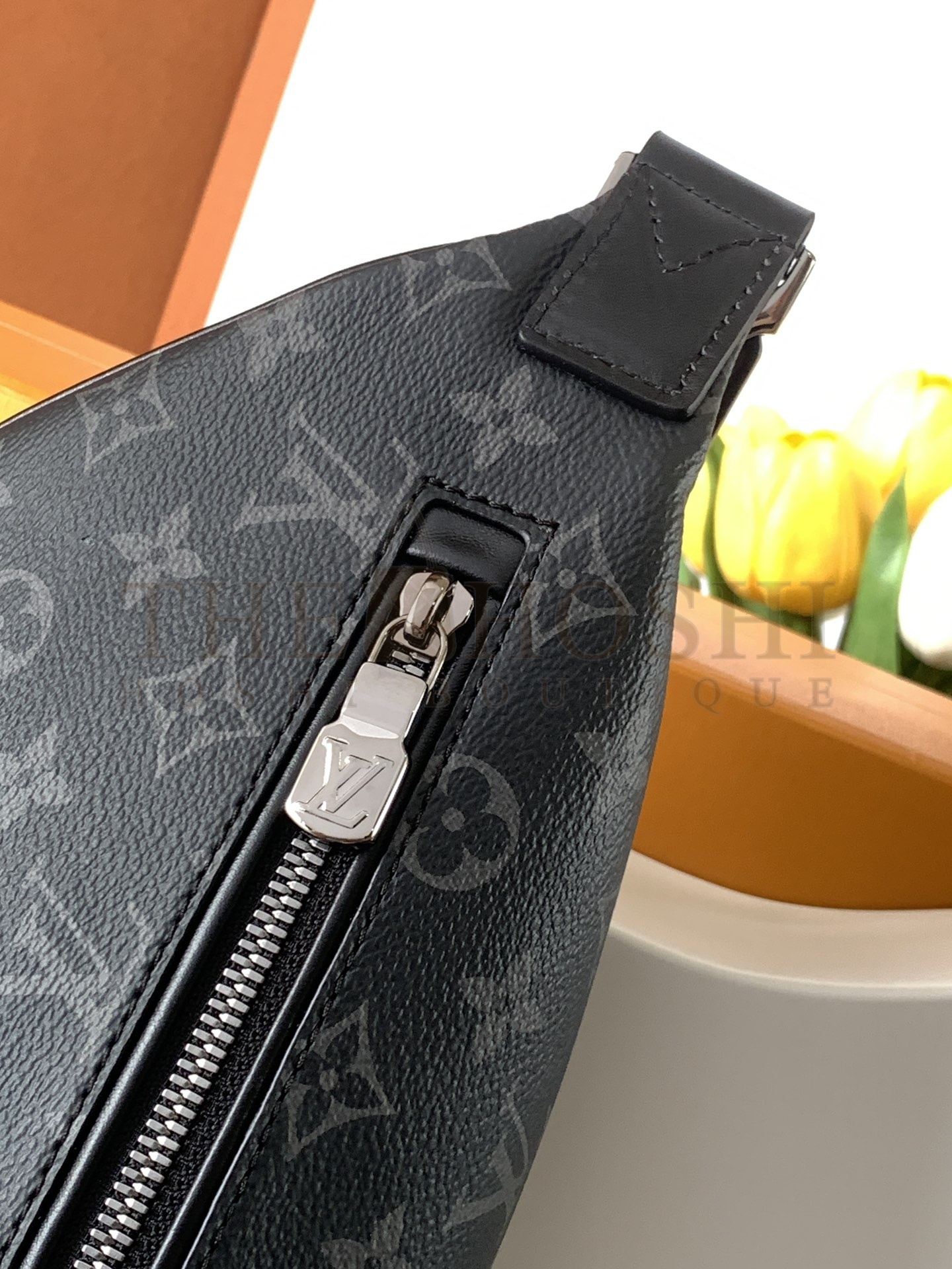 L0vis Vvtt0n LV Men Discovery Bumbag PM Grey Monogram Eclipse Canvas M46035 Master Quality