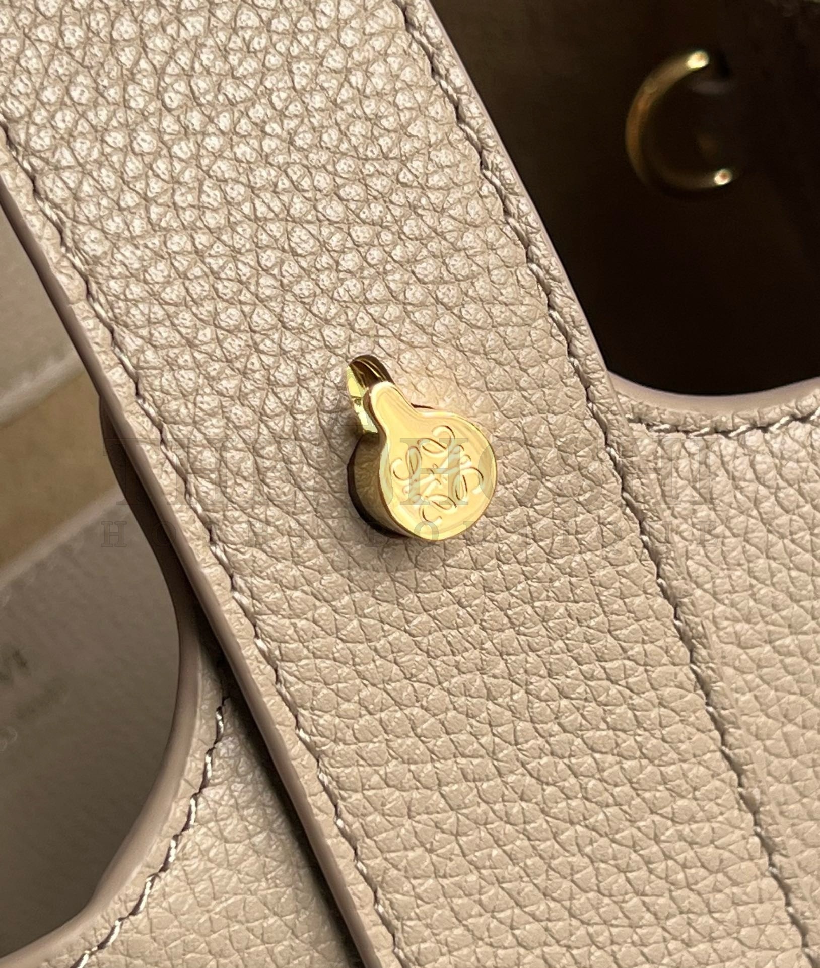 L0ew* Mini Pebble Bucket Bag in Sand Grained Leather Master Quality