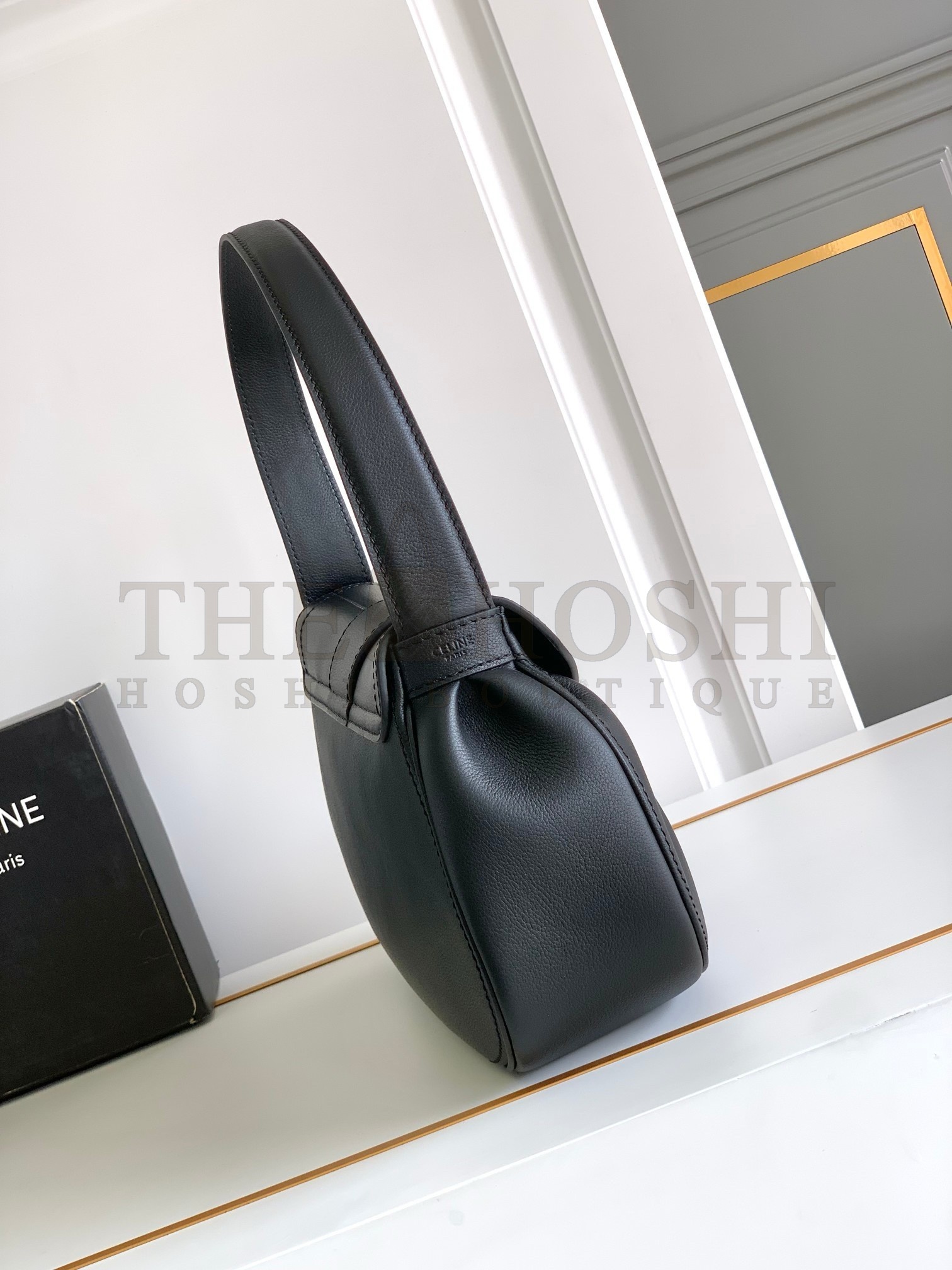 Ce1i*e Medium Polly Shoulder Bag in Black Calfskin Master Quality