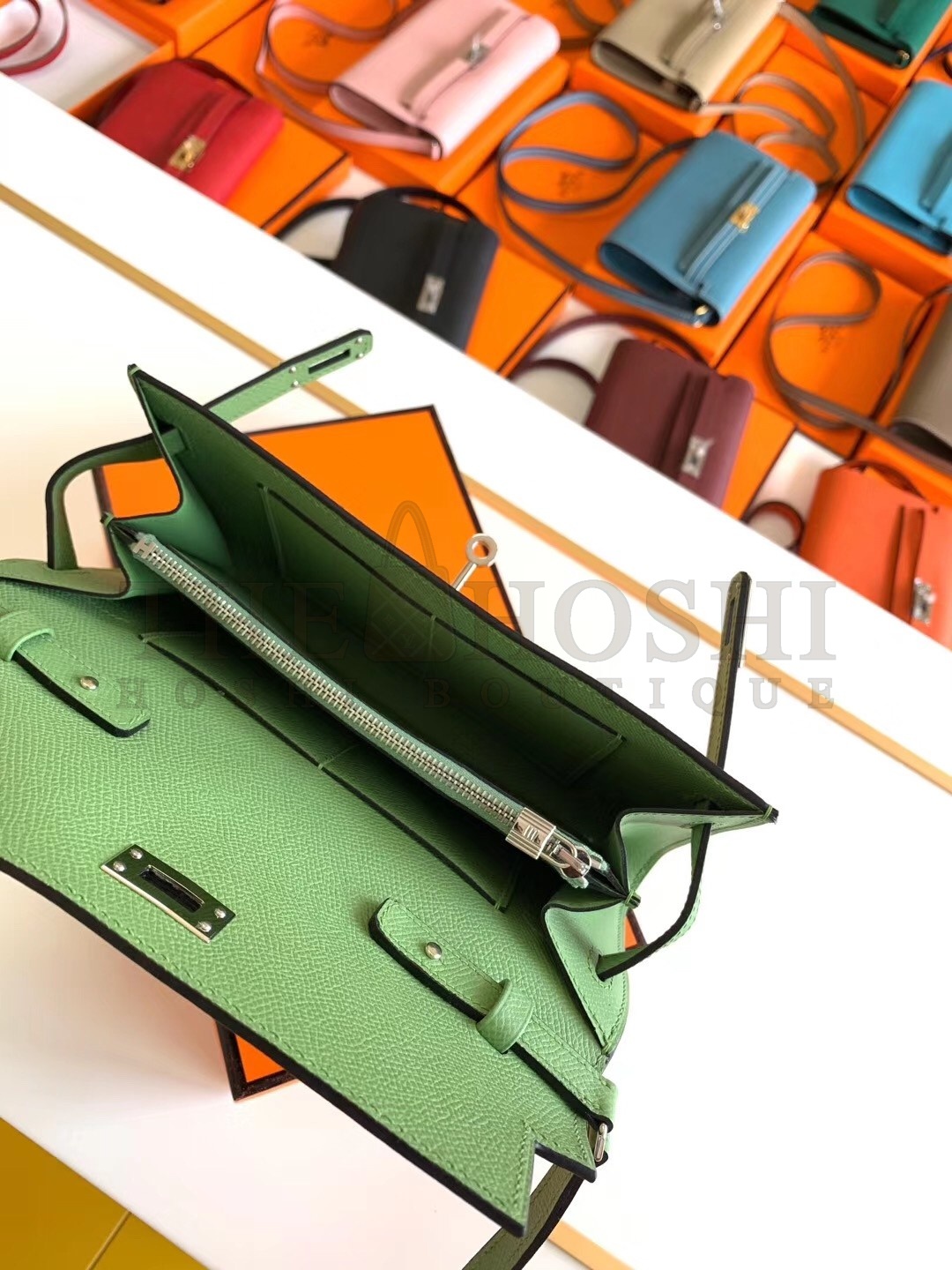 H**me5 Kelly Classique To Go Wallet In Vert Criquet Epsom Calfskin Master Quality