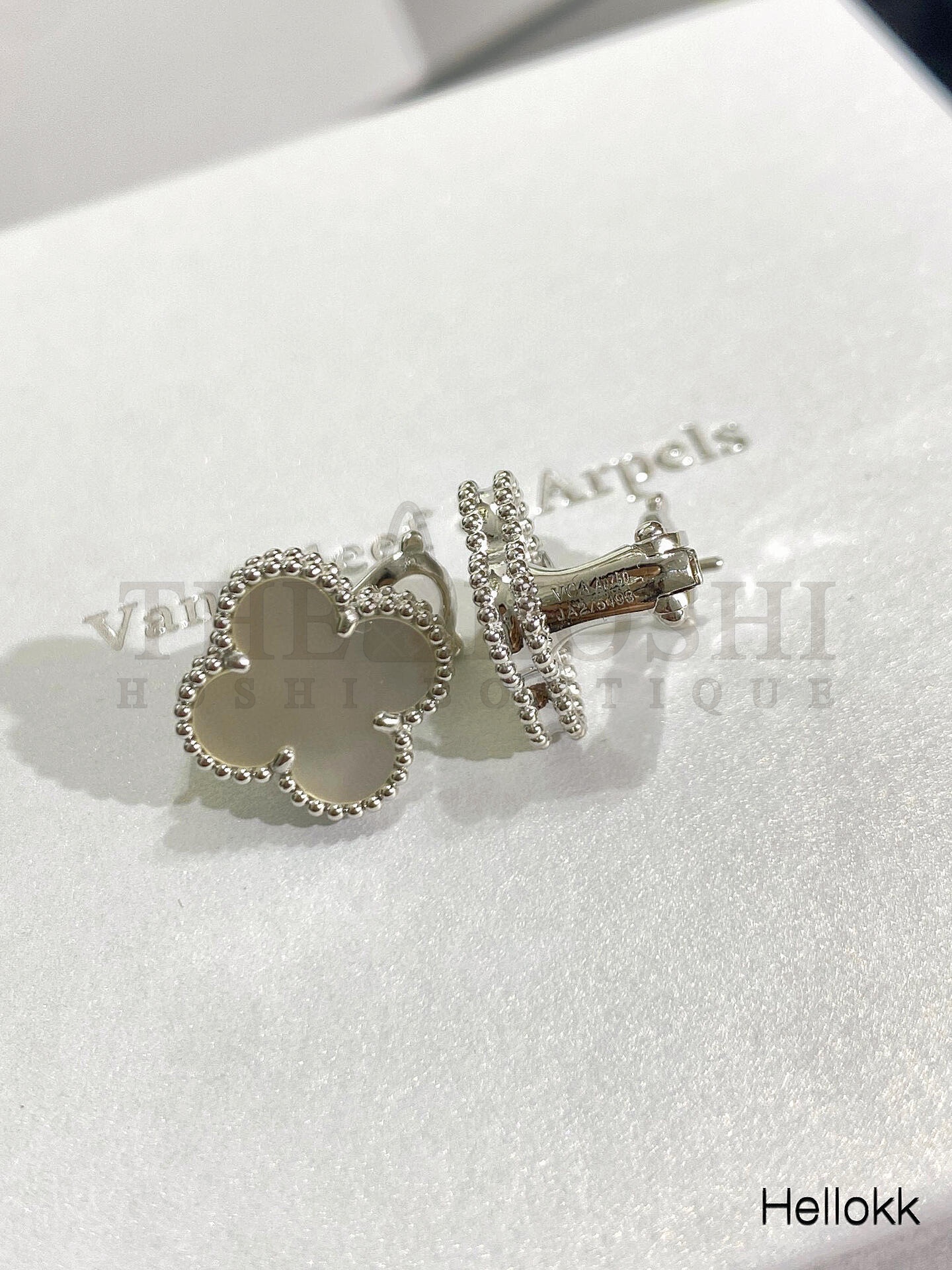 V*n Cl**f & Arpels V*n Cl**f 18K earring Master Quality